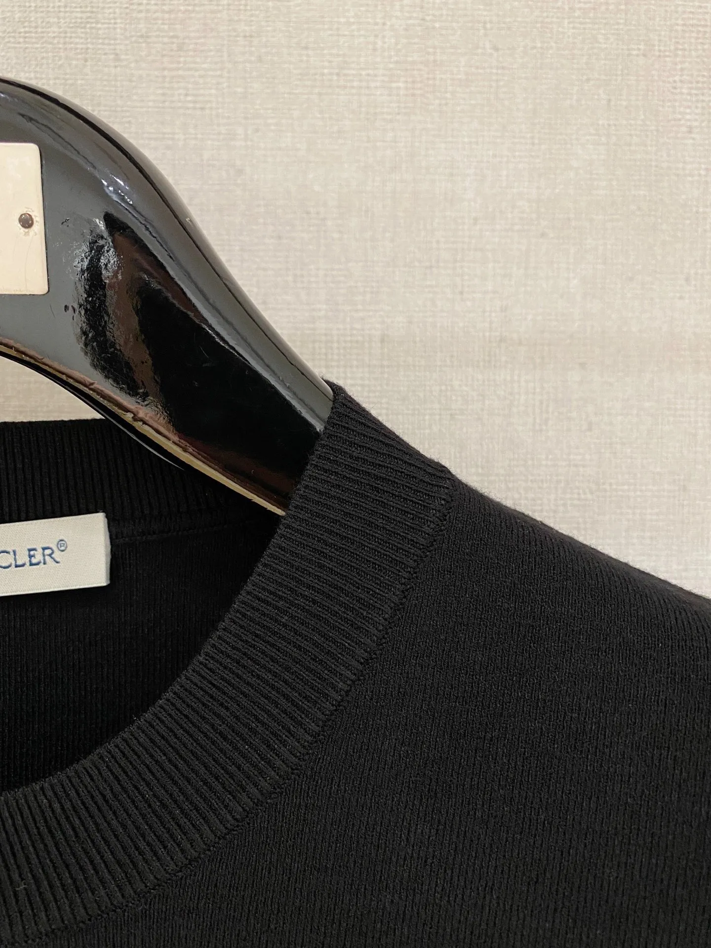 Moncler 2026 ， ， Breathable ， ， ， 。 ， ， ， ， ， 。 ， ， ， 。 Black ，Cream White ， ， 。 Sizes：M-4XL